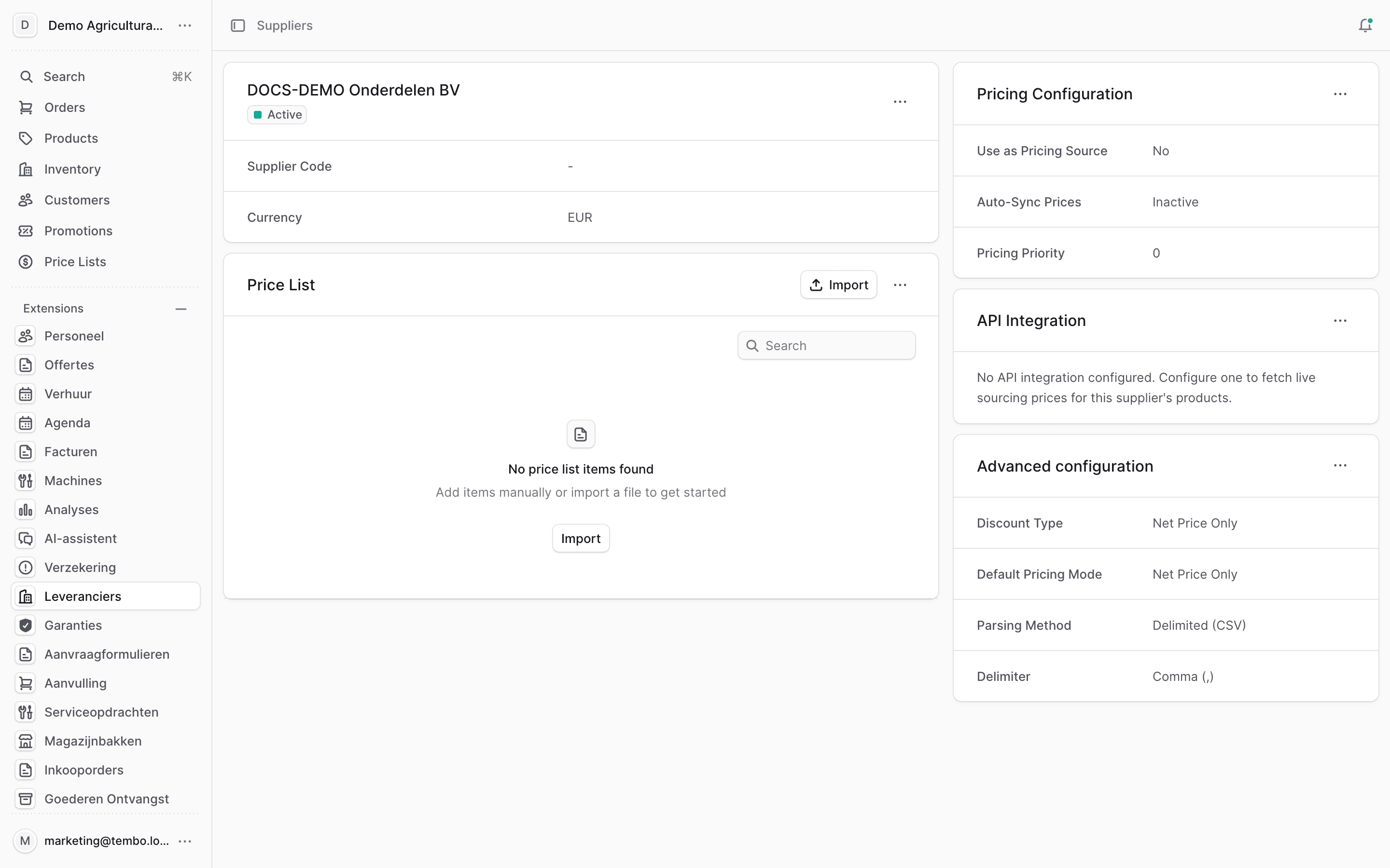 Leveranciersdetailpagina in tweekoloms-layout: links de kaart "Price List" met de knop "Import" en het "..."-actiemenu, rechts de kaarten "Pricing Configuration", "API Integration" en "Advanced configuration"